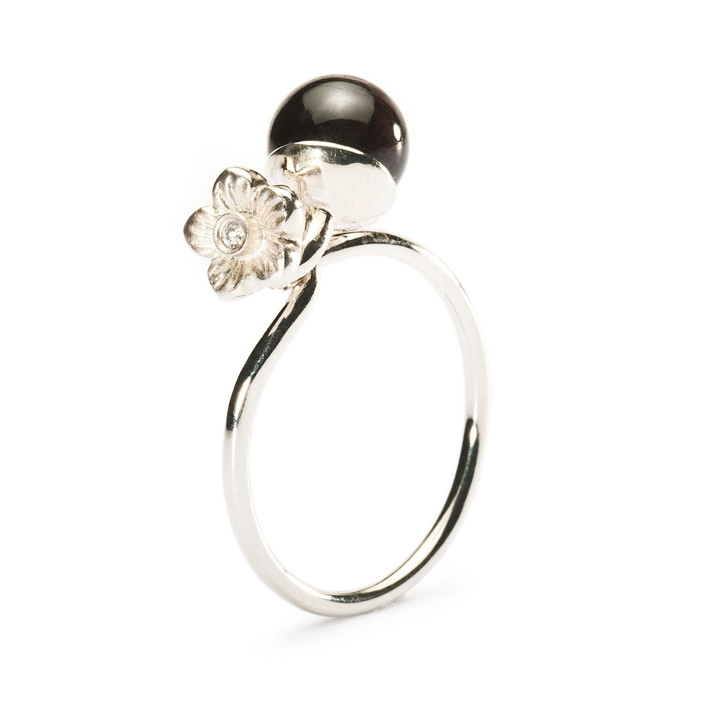 Elderflower Ring with Garnet